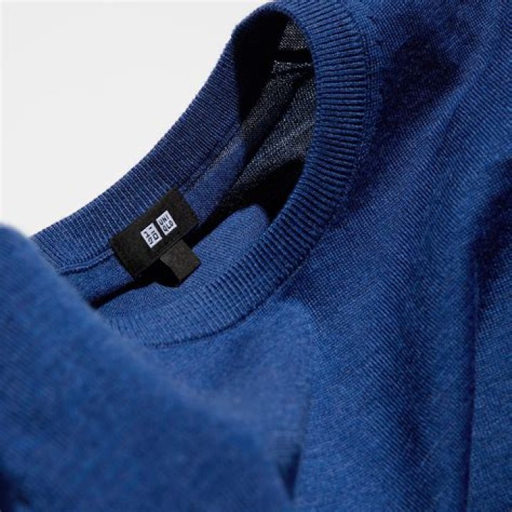 Jennifer Aniston gets boozy for her first Emirates Airlines commercial: cute?