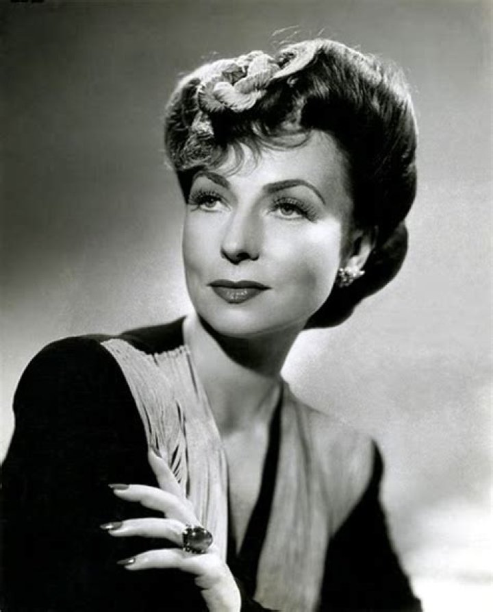 Agnes Moorehead Net Worth - Wiki, Age, Weight and Height, Relationships, Family, and More