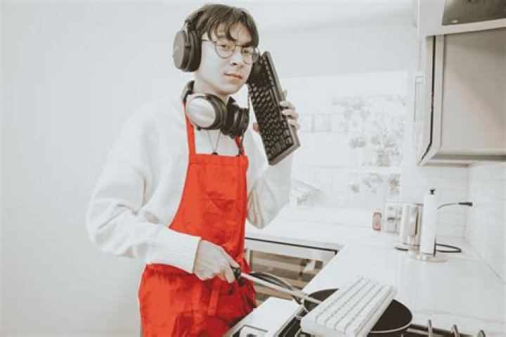 Aimi Yoshikawa net worth, age, height, bio, birthday, wiki, and salary