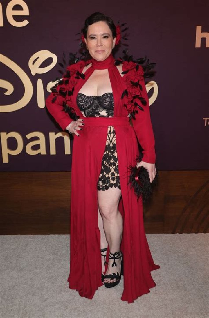 Comedian and Actress-Alex Borstein Family and Net Worth