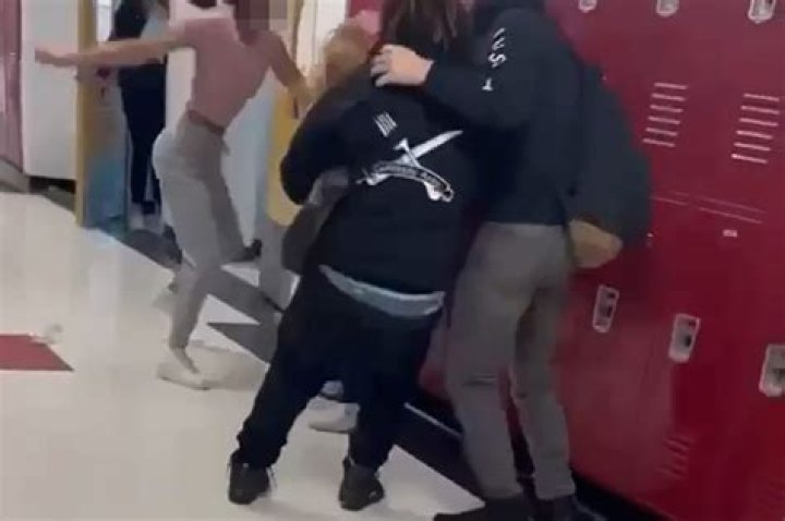 
“All guilty of homicide”: Adriana Kuch dies by suicide after being attacked by school bullies, leaves netizens enraged 