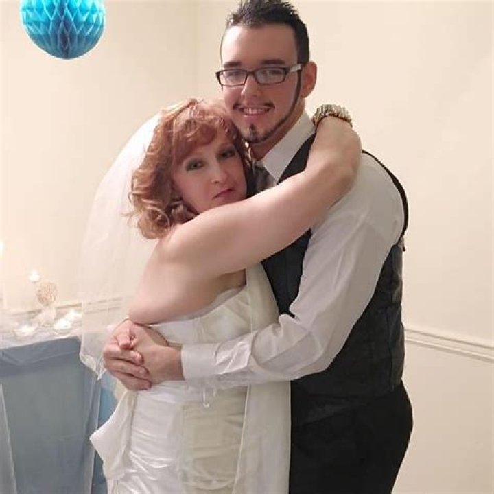 Almeda Hardwick - Age, Family, Bio