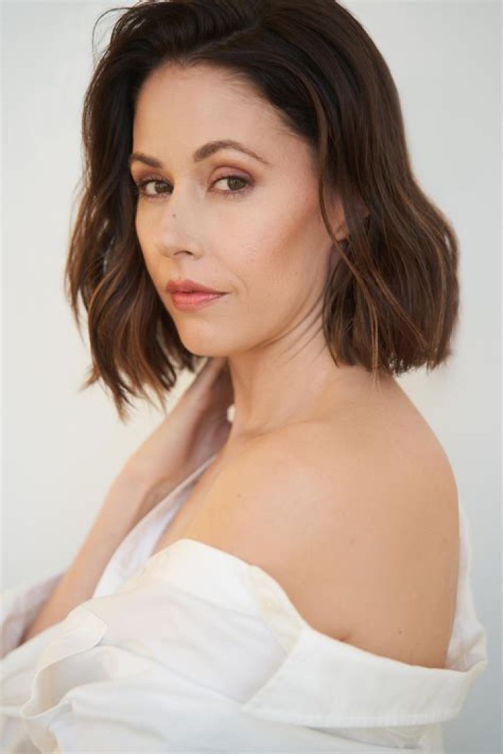 Amanda Crew Net Worth - Wiki, Age, Weight and Height, Relationships, Family, and More