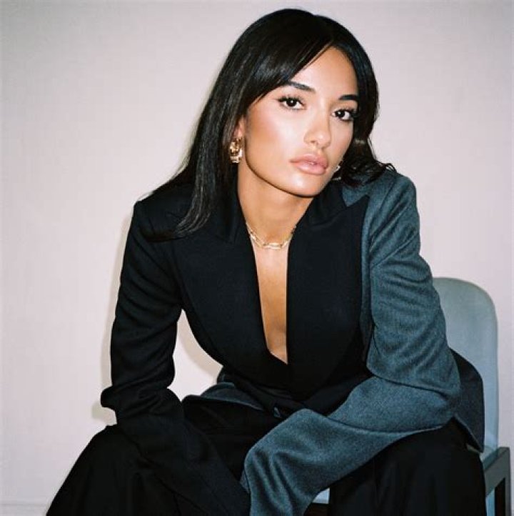 Amina Muaddi - Age, Family, Bio