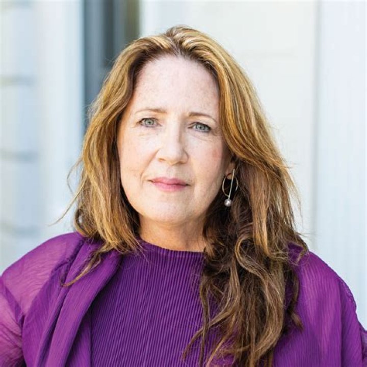 American Actress, Ann Dowd Is Happily Married To Her Husband, Lawrence Arancio. Do They Have Children?