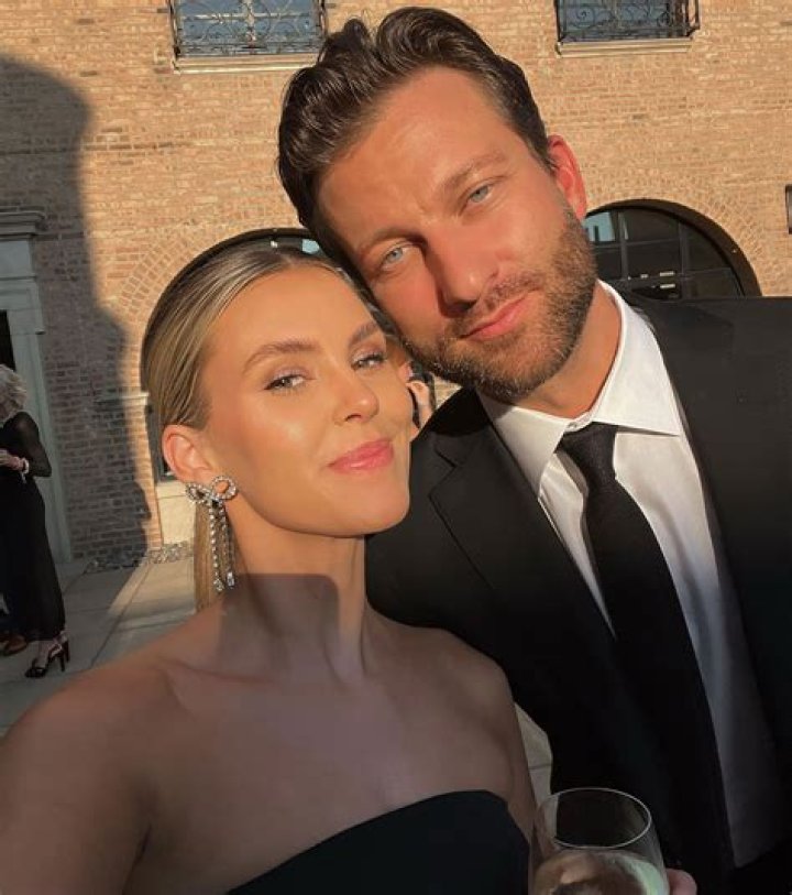 Anna Redman - Age, Family, Bio