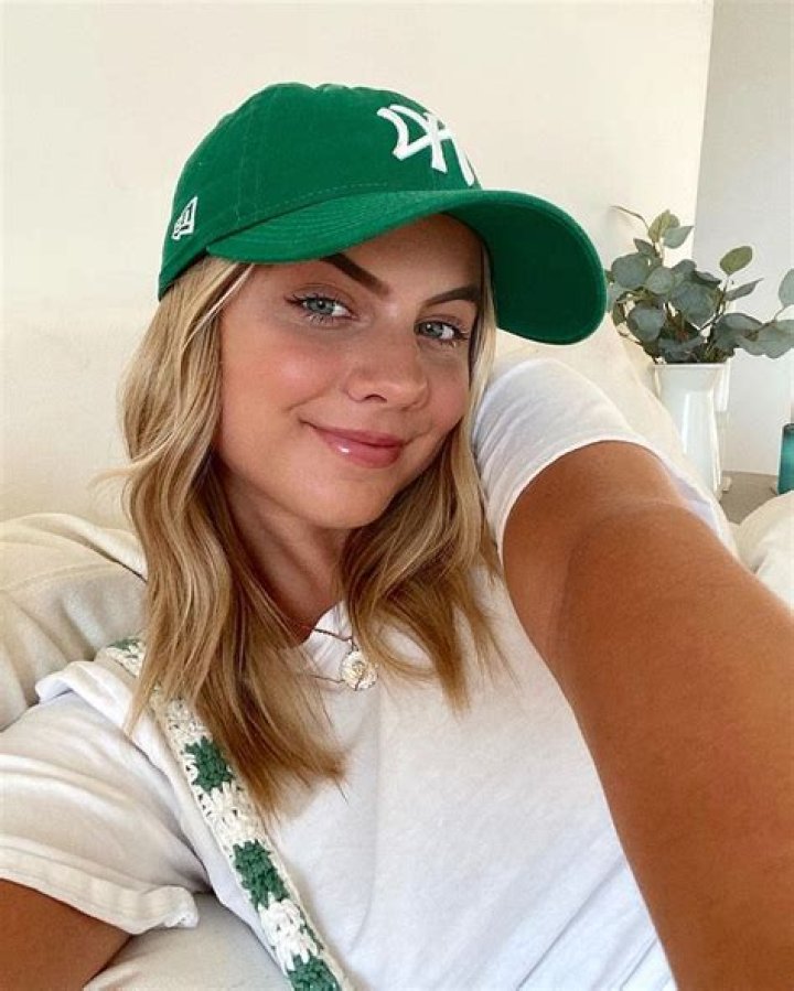 Anna Seavey Bio (Wiki) 