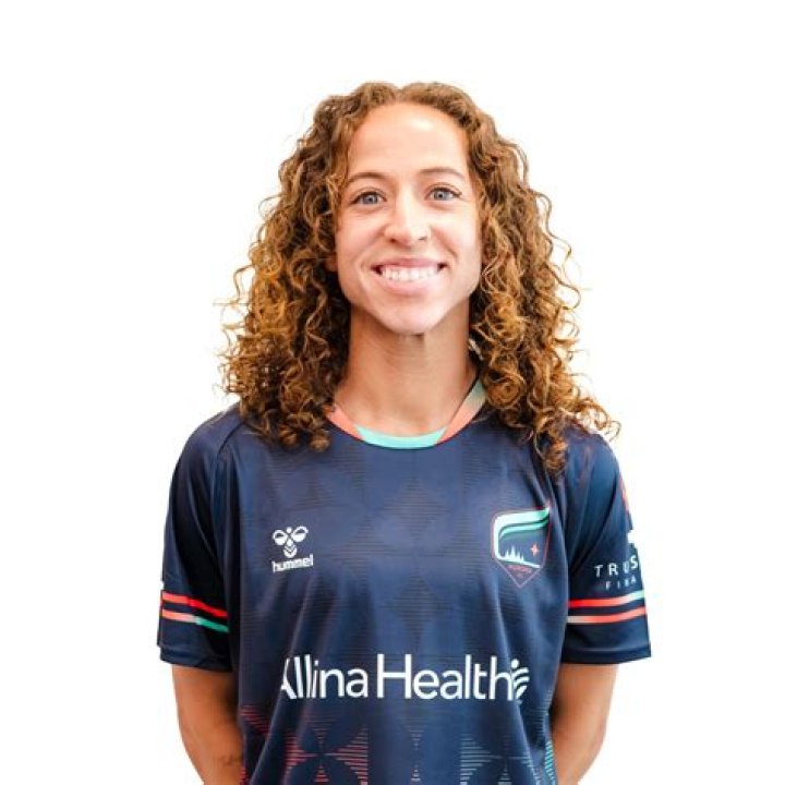 Annie Williams - Age, Family, Bio