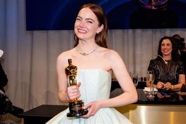 Anonymous Oscar voter: Emma Stone has more range & ‘I don’t get Lily Gladstone’