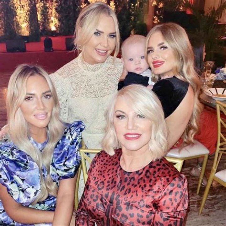 Aoife McGregor Elliott - Age, Family, Bio