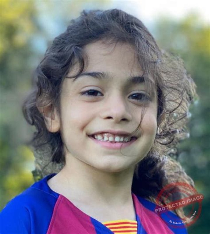 Arat Hosseini - Age, Family, Bio