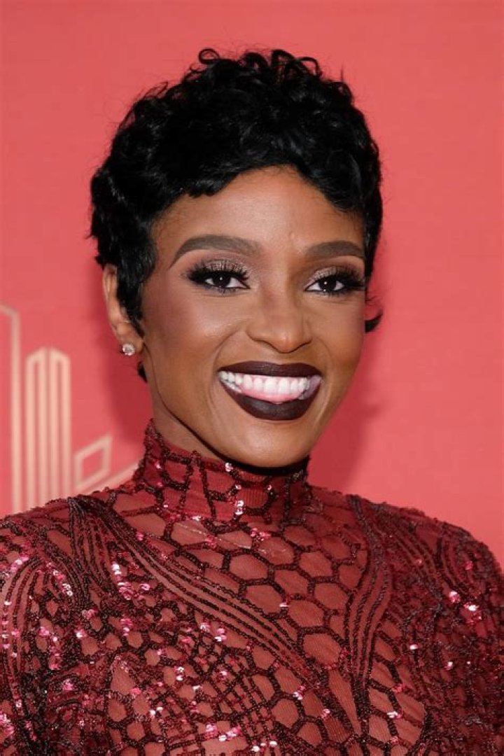 Ariane Davis Net Worth - Wiki, Age, Weight and Height, Relationships, Family, and More