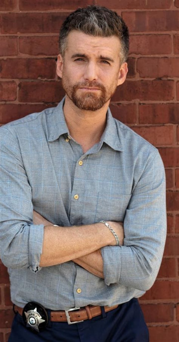 Armando Riesco - Age, Family, Bio