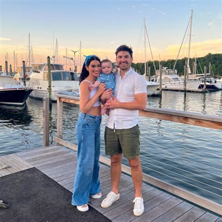 'Bachelor' Star Ashley Iaconetti Weighs in on Shanae Ankney Drama