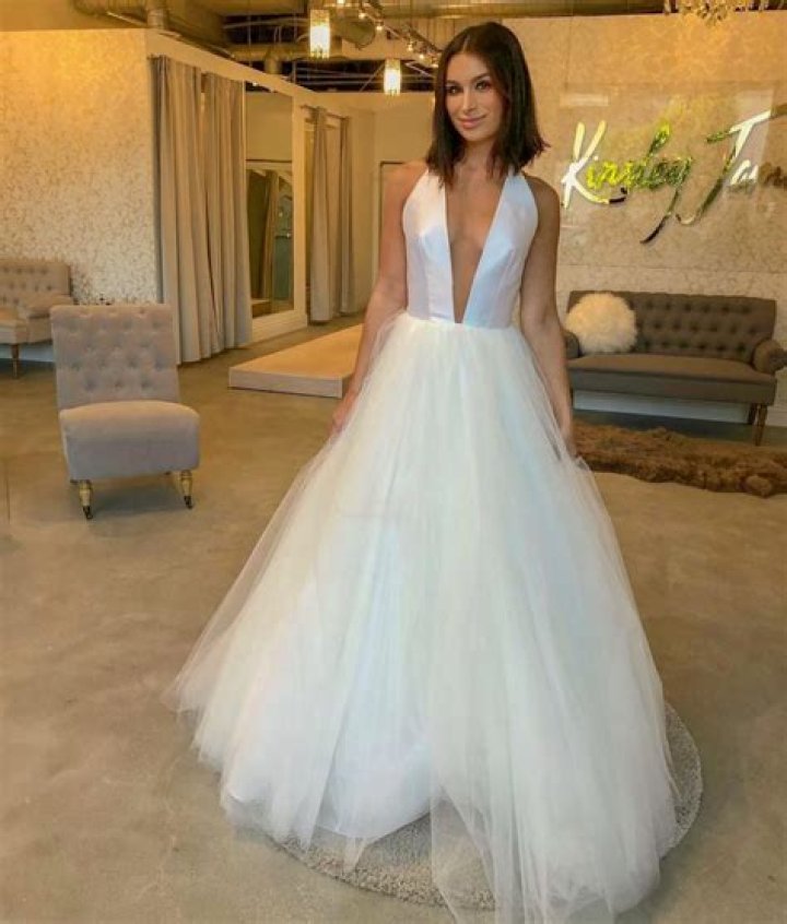 Ashley Iaconetti Bio (Wiki) 