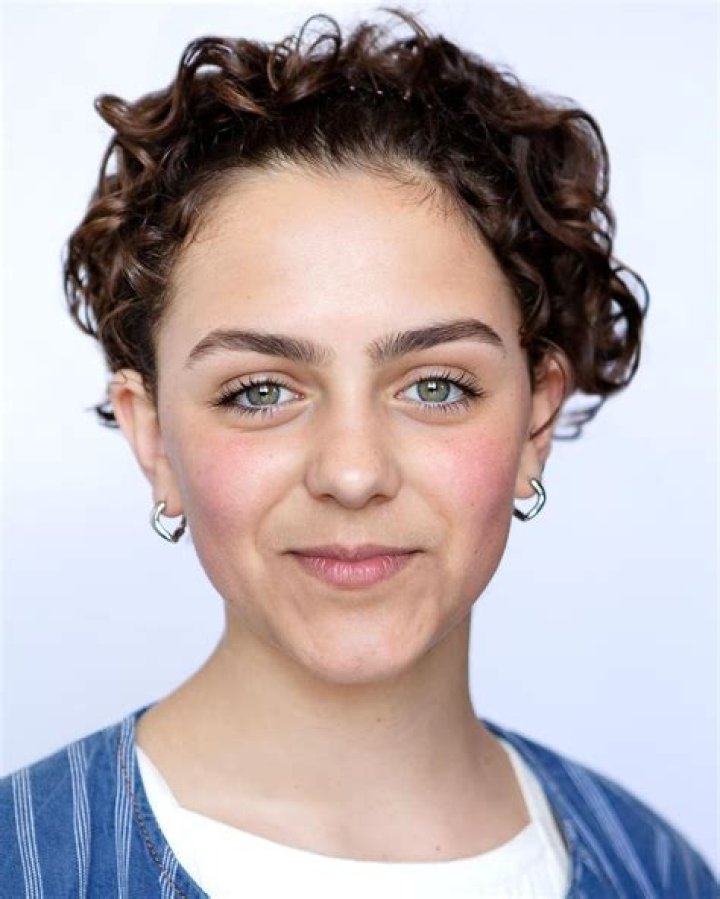 Asmara Feik - Age, Family, Bio