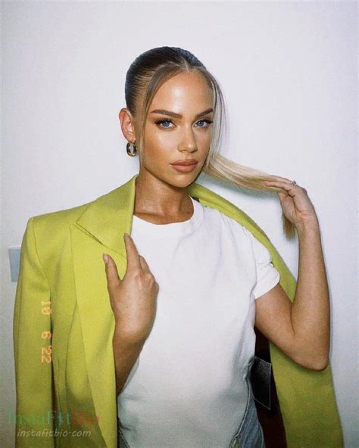 Bar Zomer - Age, Family, Bio