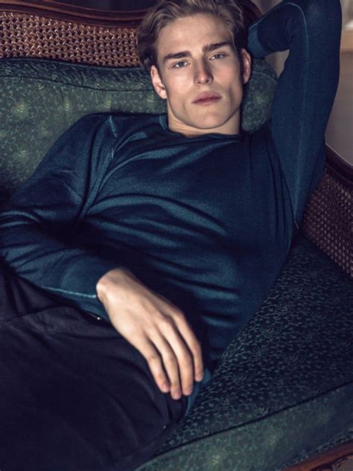 Benjamin Aston - Age, Family, Bio