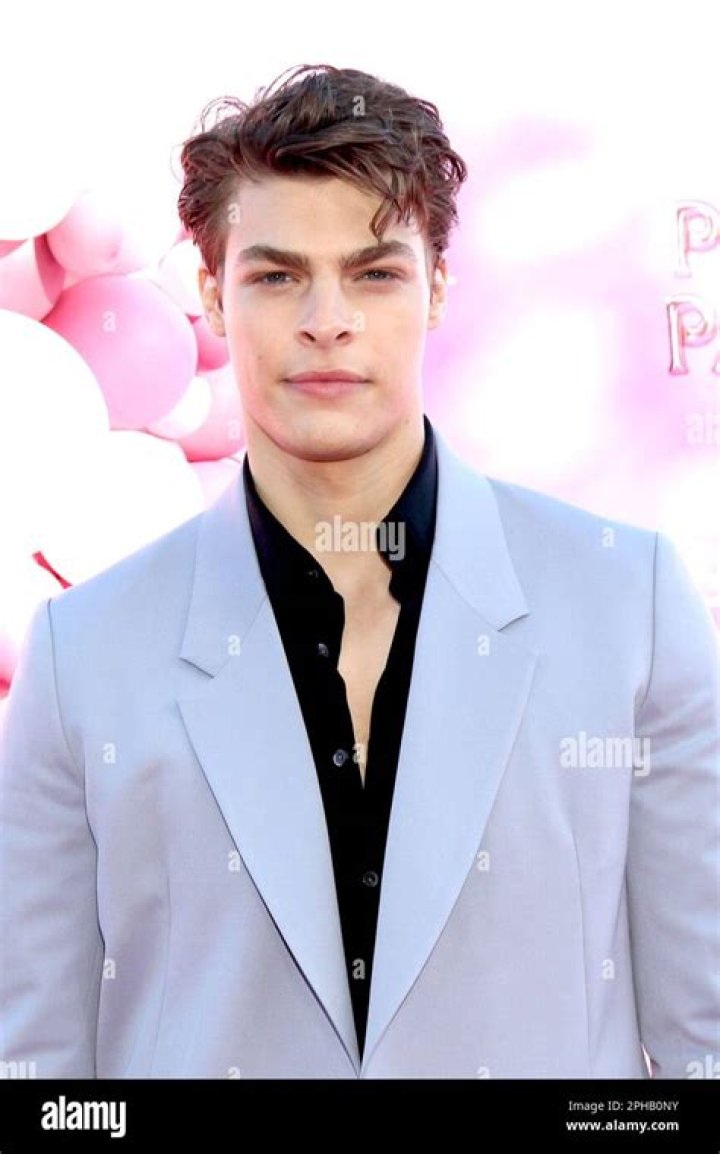 Blake Draper - Age, Family, Bio