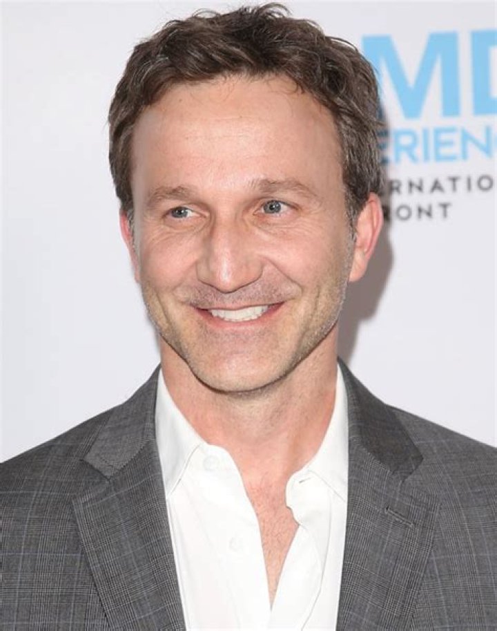 Breckin Meyer’s Height, Net Worth, Relationships, Family, Wiki