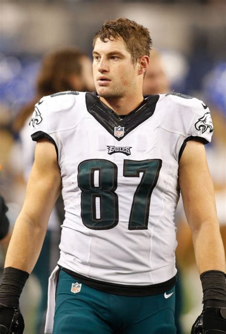 Brent Celek Net Worth - Wiki, Age, Weight and Height, Relationships, Family, and More