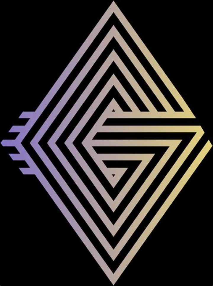 Bri Becker - Age, Family, Bio