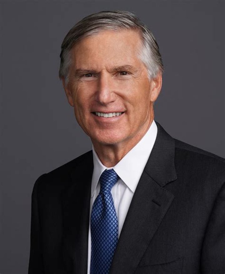 Bruce Karsh Net Worth - Wiki, Age, Weight and Height, Relationships, Family, and More