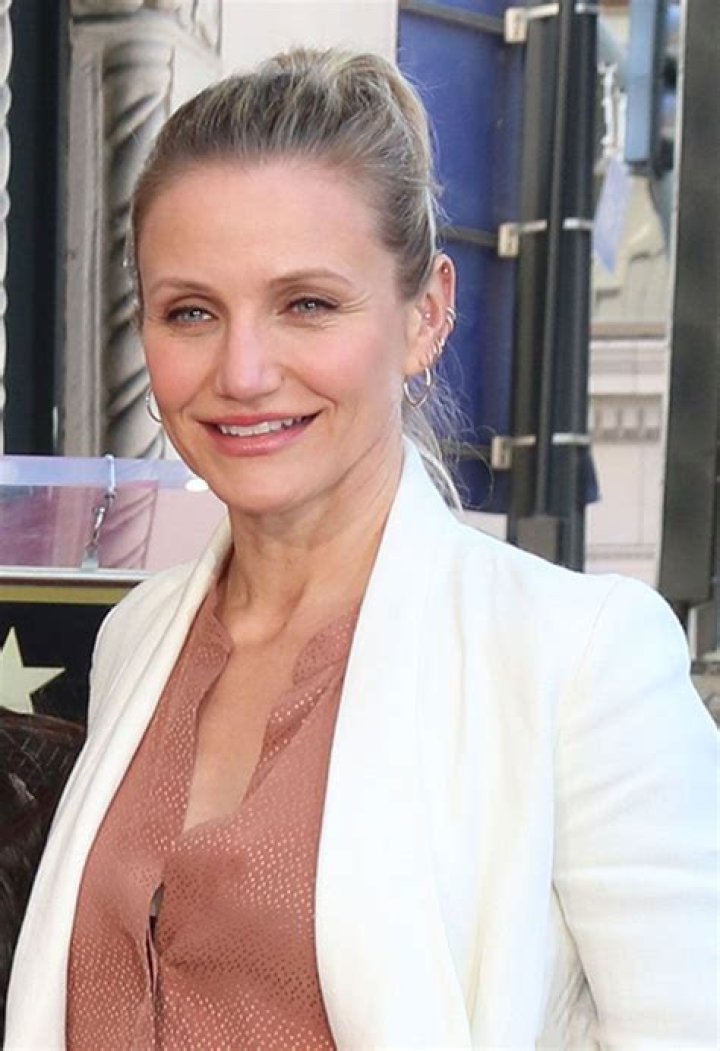 Cameron Diaz at the What to Expect premiere: too waitressy or casual cute?