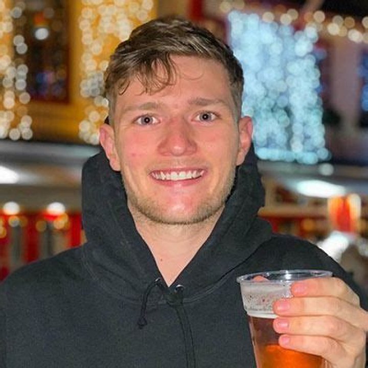 Casey Barker - Age, Family, Bio