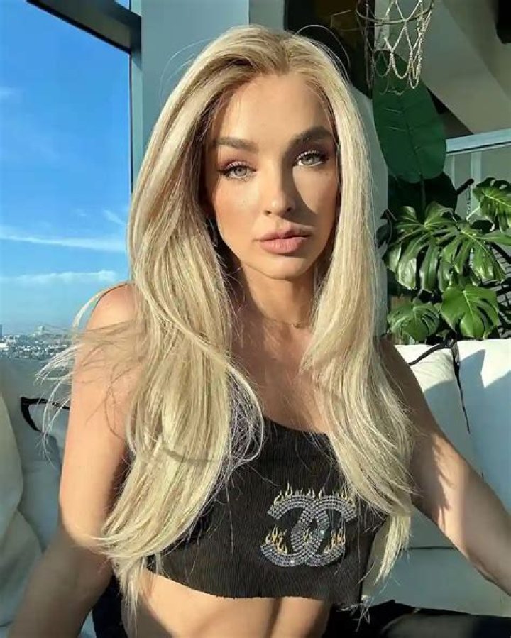 Casey Boonstra - Age, Family, Bio