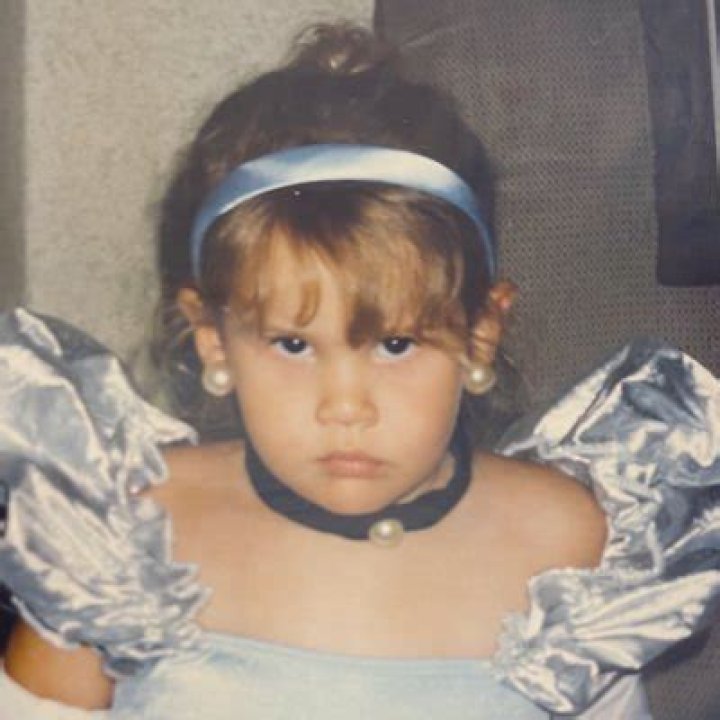 Catherine Reitman Net Worth: Lifestyle & Vacation