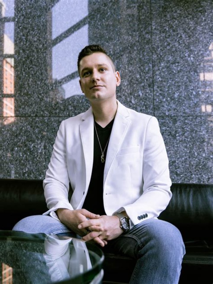 Chaz Smith - Age, Family, Bio