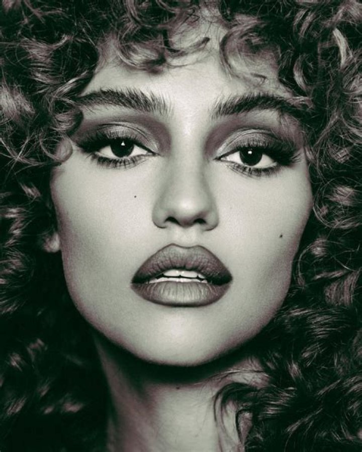 Clara Wilsey - Age, Family, Bio