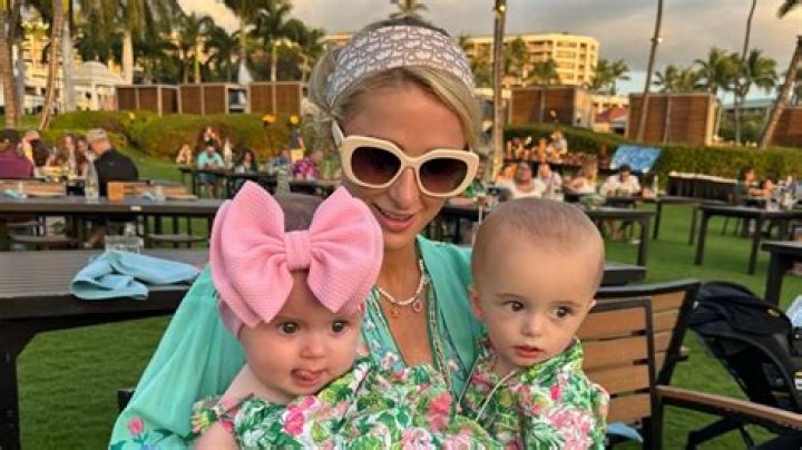 Daisy and Violet Hilton - Trivia, Family, Bio