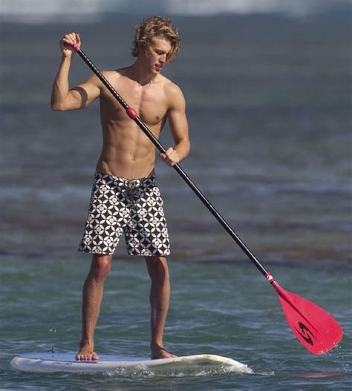 Dan Butler Height, Weight, Net Worth, Age, Birthday, Wikipedia, Who, Nationality, Biography