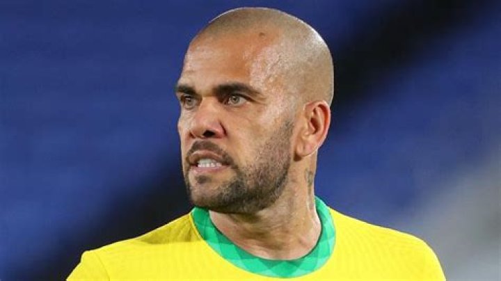 Dani Alves - Age, Family, Bio