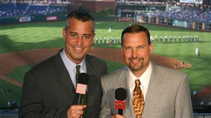 Sports Broadcaster Daron Sutton Shares Two Children With His Wife Carol Wilsey! Know His Personal Life