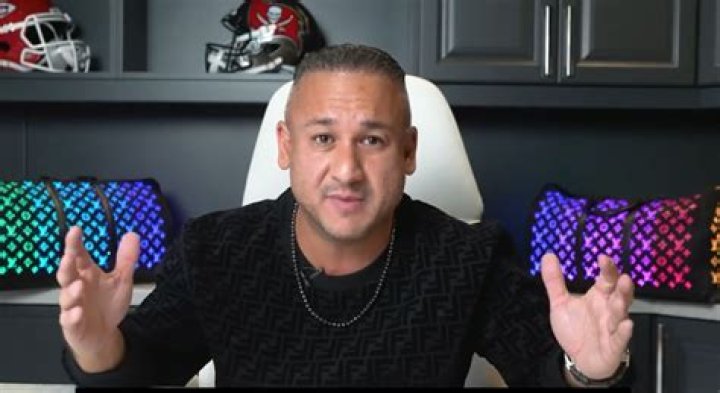 Dave Oancea - Age, Family, Bio