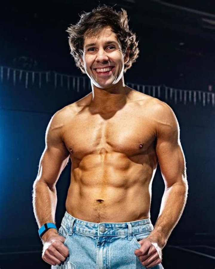 Who is Famous YouTuber, David Dobrik Dating? Know About His Girlfriend And His Net Worth