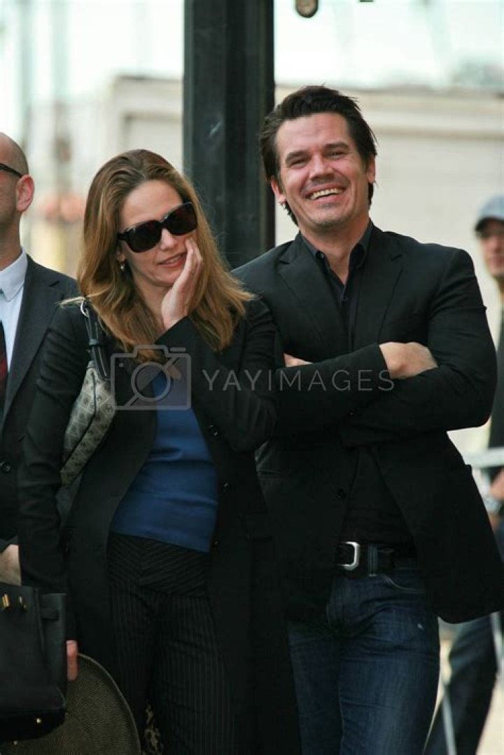 Diane Lane and Josh Brolin Are Officially Divorced