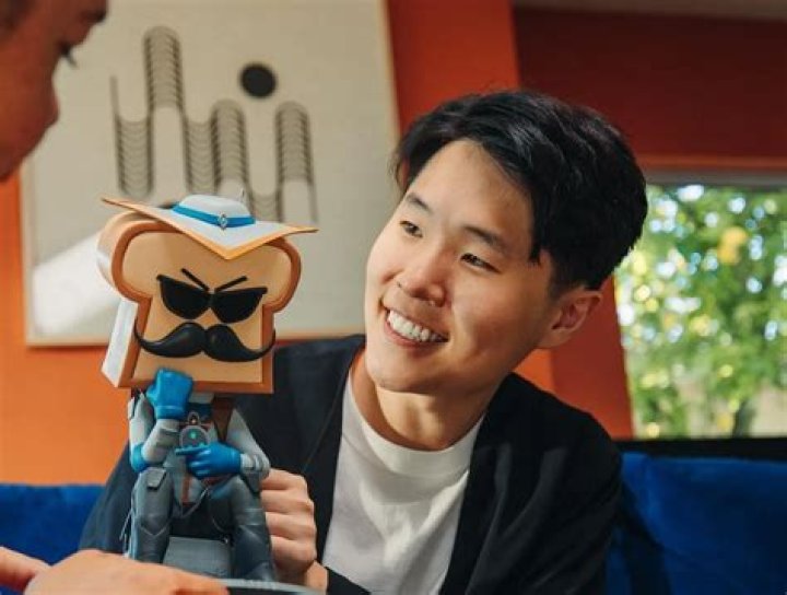 Disguised Toast Pets - Celebrity Pets