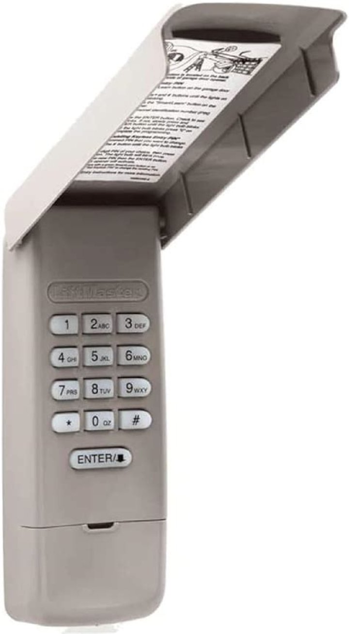 Do garage door opener keypads have batteries?
