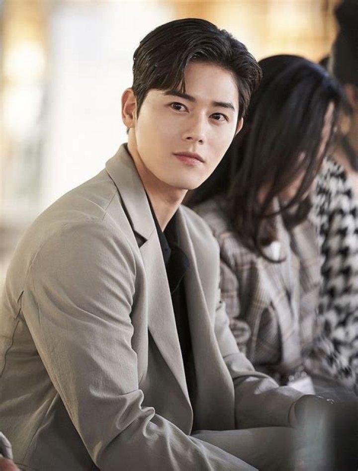 Dong-joon Kim - Trivia, Family, Bio