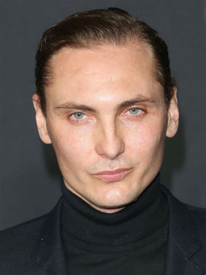 The Witcher Cast, Eamon Farren's Relationship Status Is Unmarried; Portrays A Role Of Cahir In The Witcher