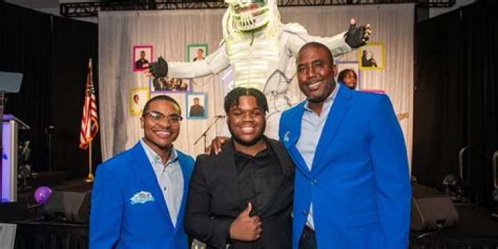 Eddie Jones (Basketball Player) - Age, Family, Bio