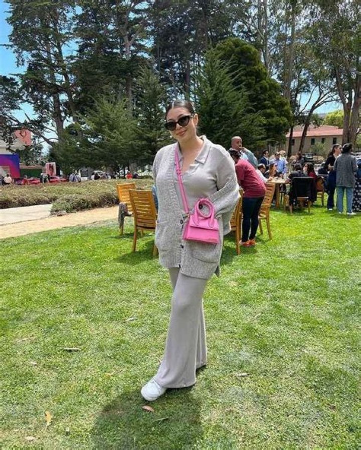 Edith Galvez - Age, Family, Bio