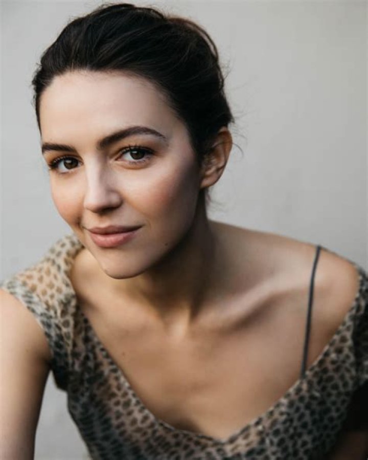 Ella Hunt - Age, Family, Bio