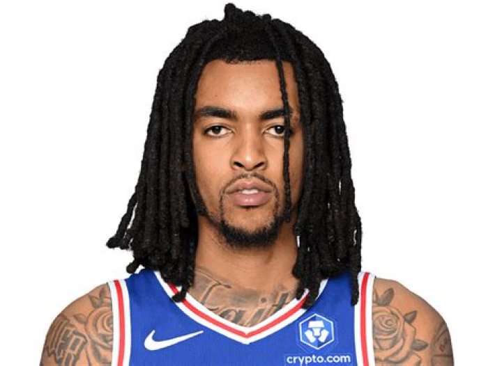 Emoni Bates - Age, Family, Bio