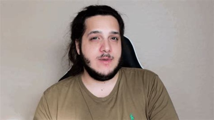 Evan Sausage's Roller Coaster Like Relationship With Girlfriend SSSniperWolf