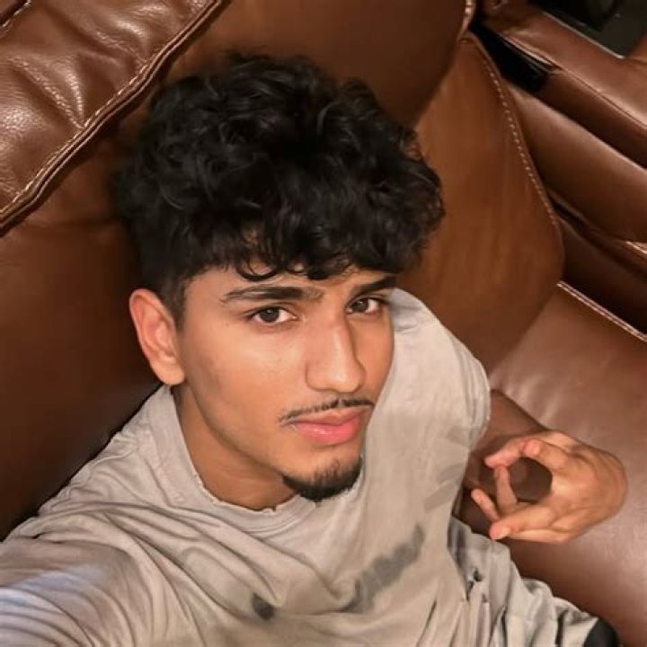 Faiz Riyas - Age, Family, Bio